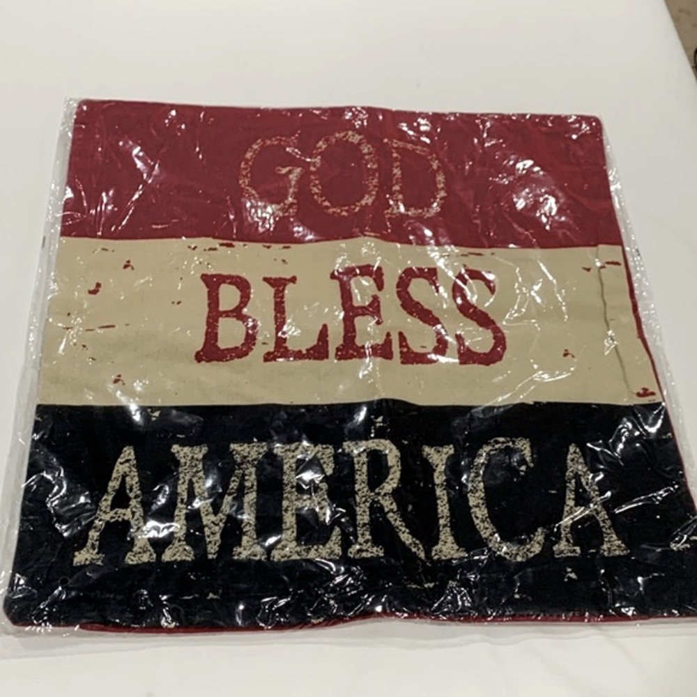 🔹NEW.. God Bless America  Decorative  Pillow Cover ..